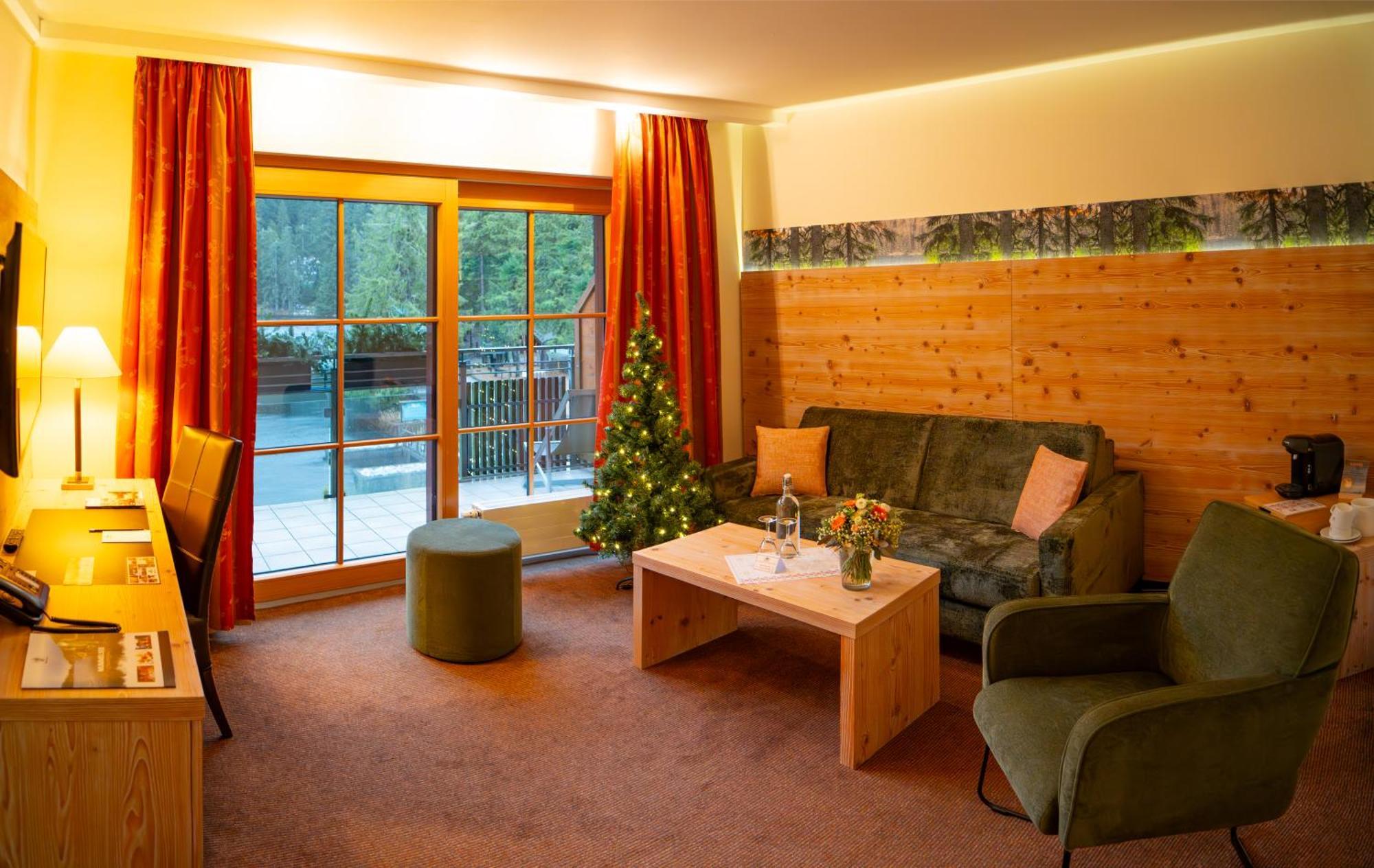 Berghotel Mummelsee ゼーバハ エクステリア 写真