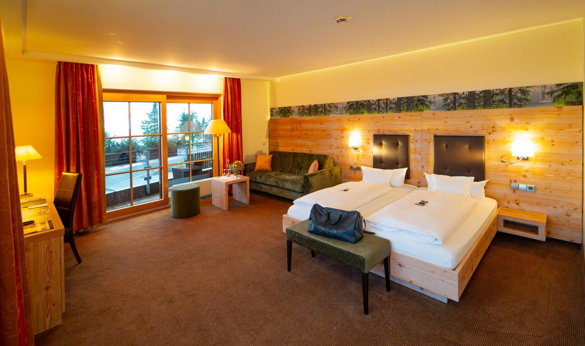 Berghotel Mummelsee ゼーバハ エクステリア 写真