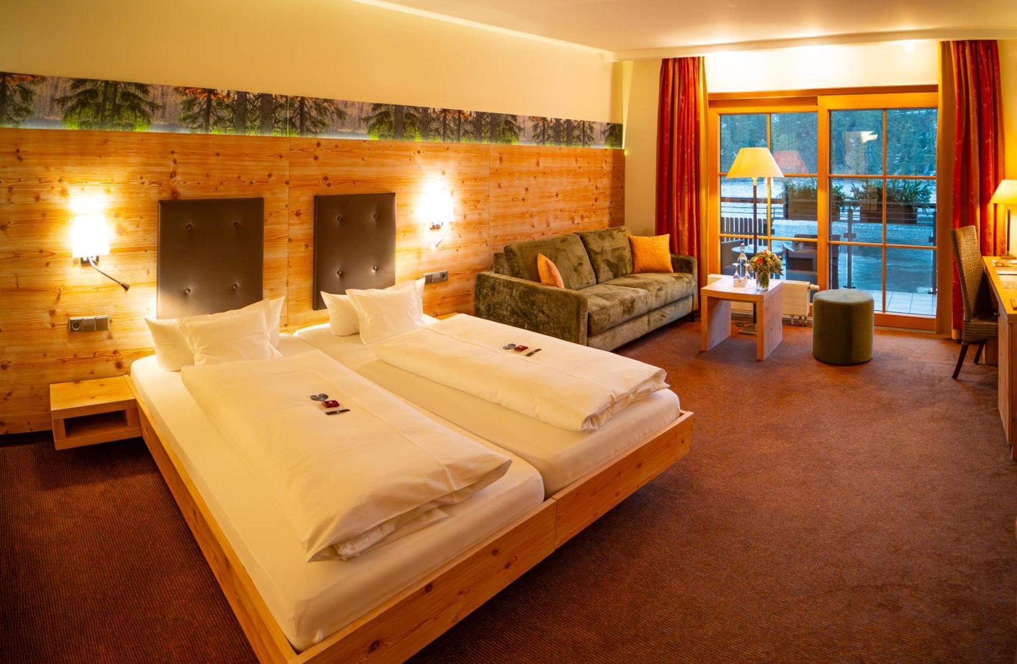 Berghotel Mummelsee ゼーバハ エクステリア 写真