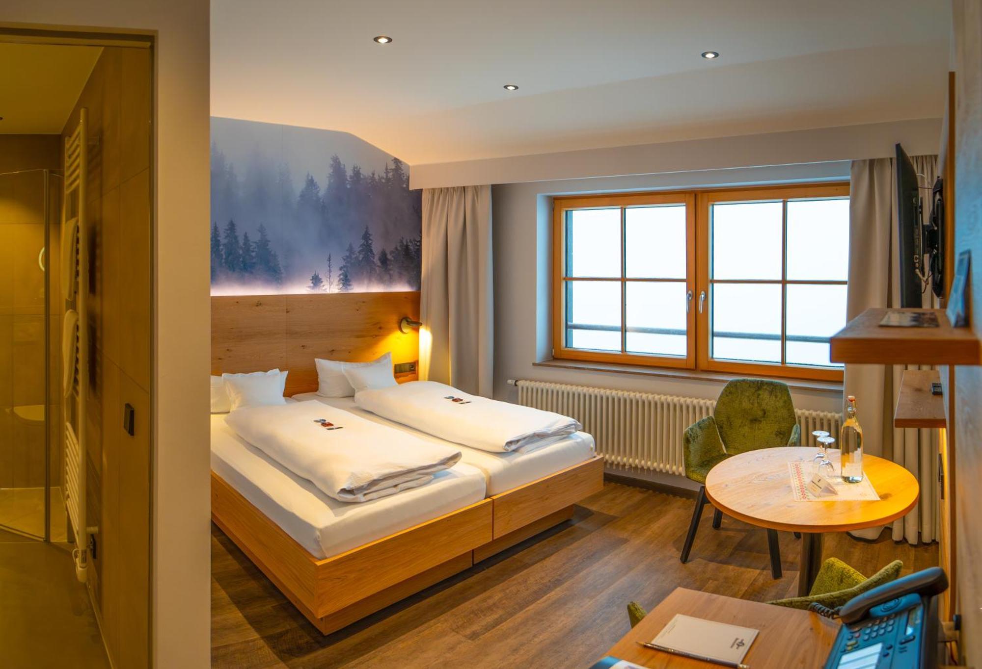 Berghotel Mummelsee ゼーバハ エクステリア 写真