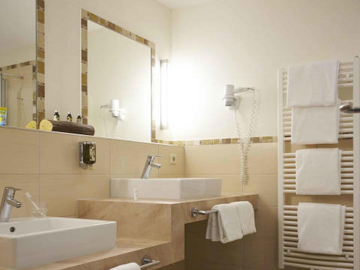 Berghotel Mummelsee ゼーバハ エクステリア 写真